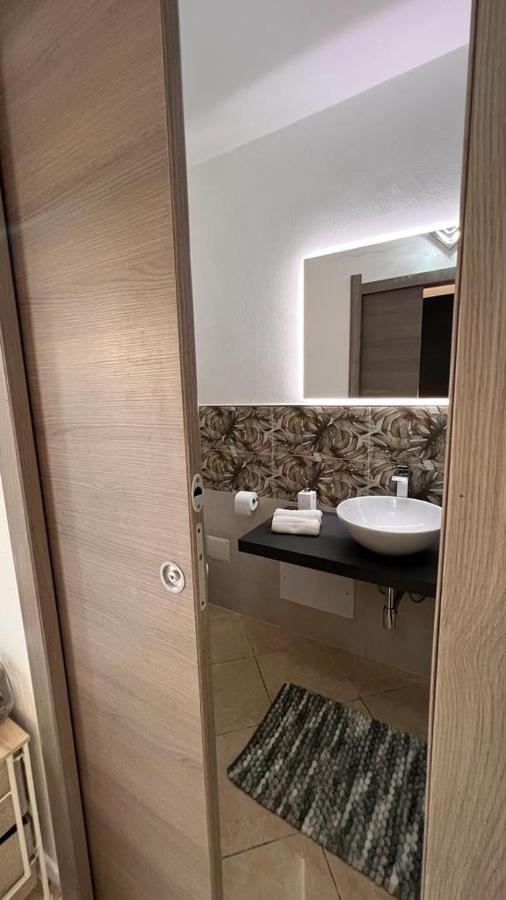 Come Per Incanto Rooms Боза Екстериор снимка