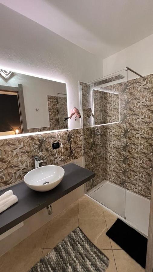 Come Per Incanto Rooms Боза Екстериор снимка