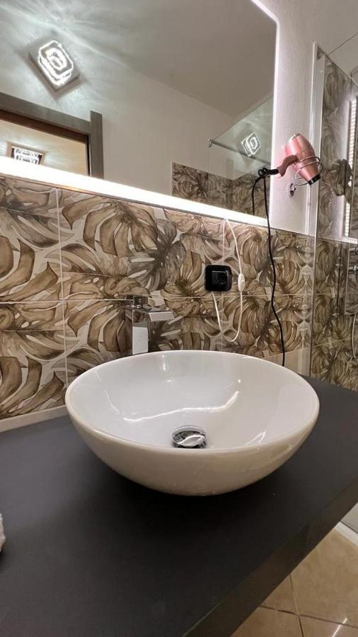 Come Per Incanto Rooms Боза Екстериор снимка