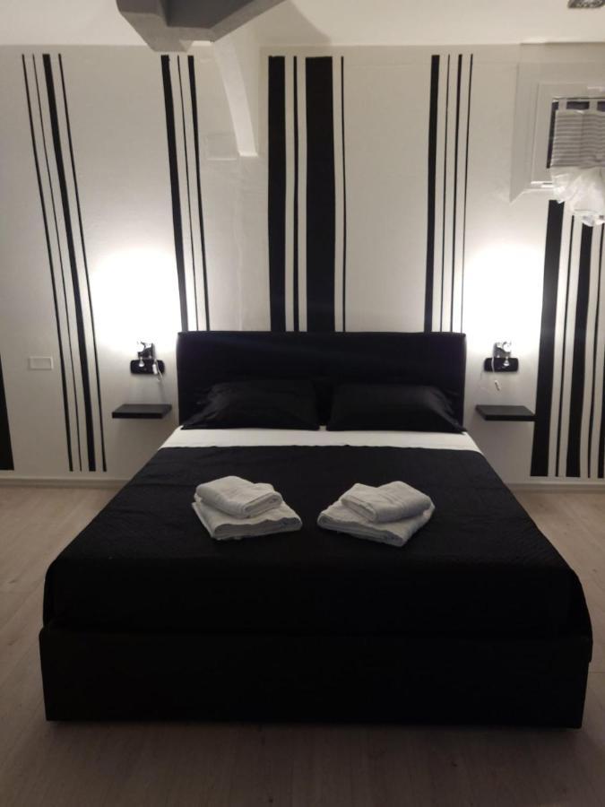 Come Per Incanto Rooms Боза Екстериор снимка